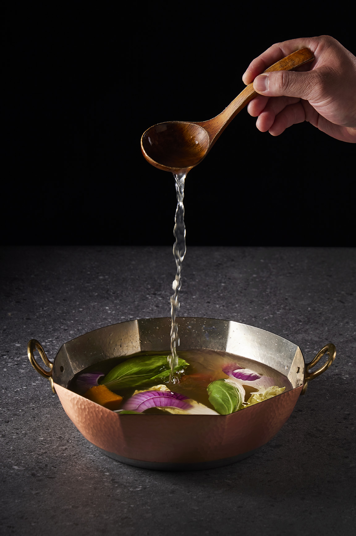 【台中火鍋餐廳推薦】冬天暖心必吃：日本和牛與割烹鍋物家庭聚會、朋友聚餐、生日慶祝首選｜山里見月割烹鍋物